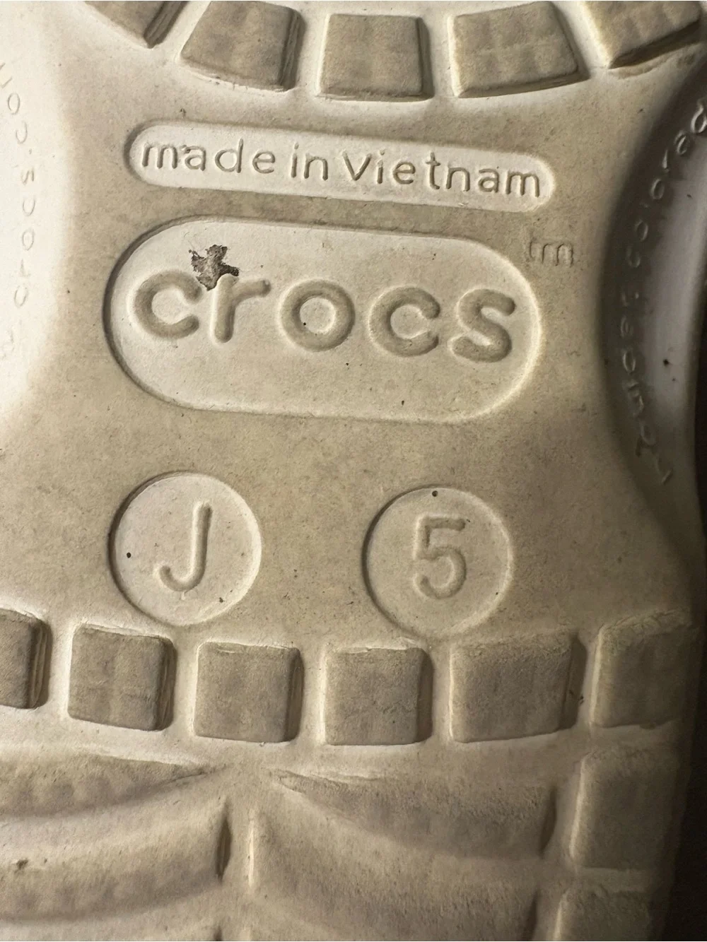 Crocs Classic Tie-Dye Graphic Clogs. Juniors Size 5 Unisex